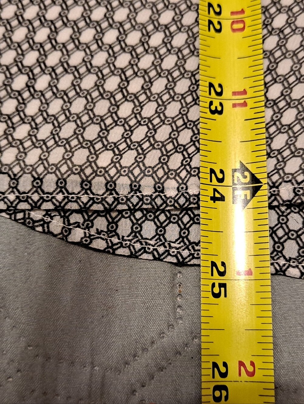 Ann Taylor Sleeveless Printed Bow Detail Blouse in Taupe & White Large - Picture 2 of 7